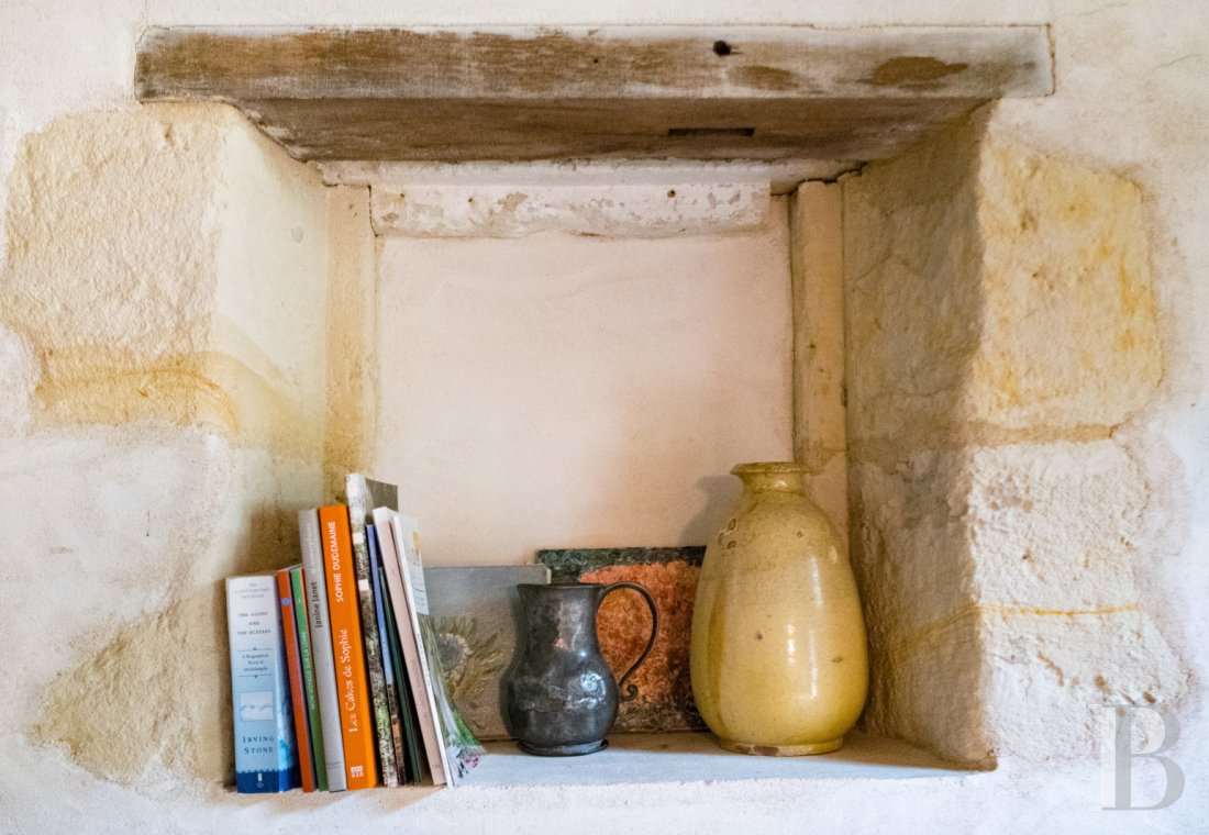 A artists' house with a cluster of small houses on the way to Le Mans - photo  n°43